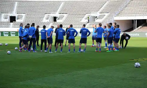 Romania-Suomi pelataan suljetuin ovin