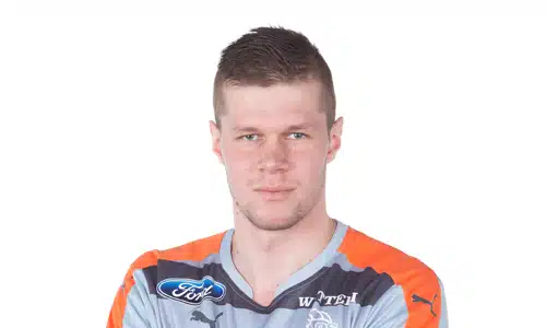 TP-47 lainasi maalivahdin RoPS:sta