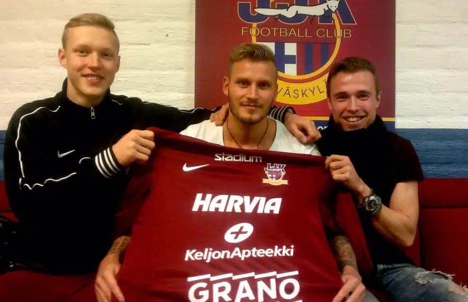 Ykkösessä hurja nousutaistelu