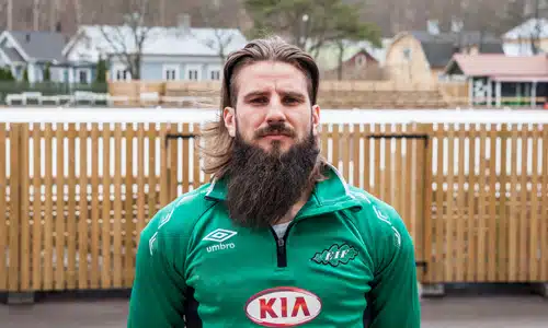 EIF:lle kova hyökkääjähankinta