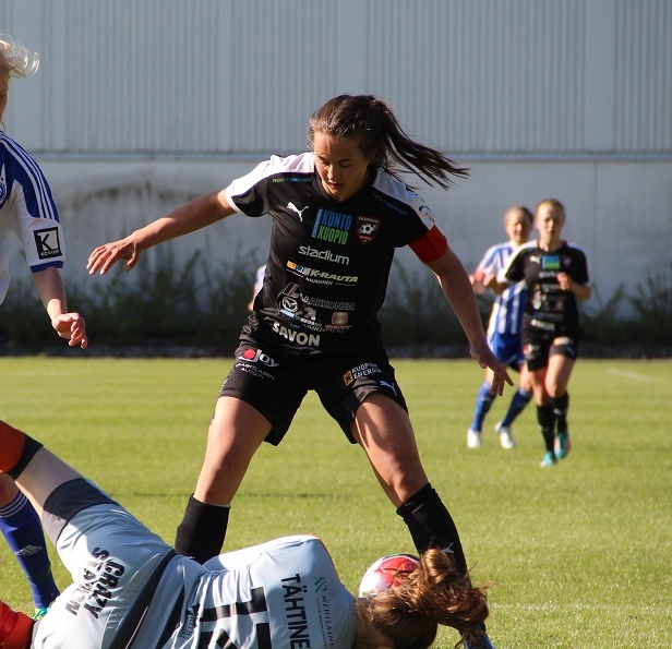 Katarina Naumanen HJK:n riveihin