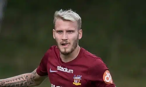 Liigapelaaja jo 14 kuukautta sivussa – ”Pää hajonnut aika totaalisesti”