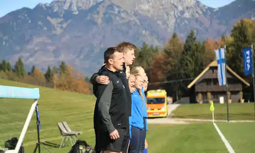 Pikkuhelmarit sai pistetilinsä auki MM-kisojen päätösottelussa