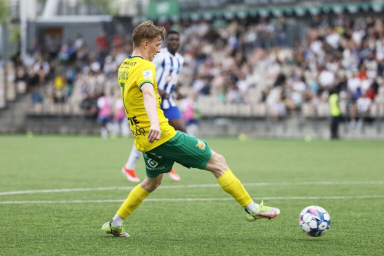 Top-kuusi Veikkausliiga – Super-Marius liekeissä!