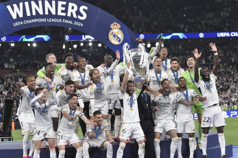 Kulissien takaa: Muistatko? Kahdeksasta joukkueesta kahden lohkovaiheen kautta ”sveitsiläiseen” systeemiin