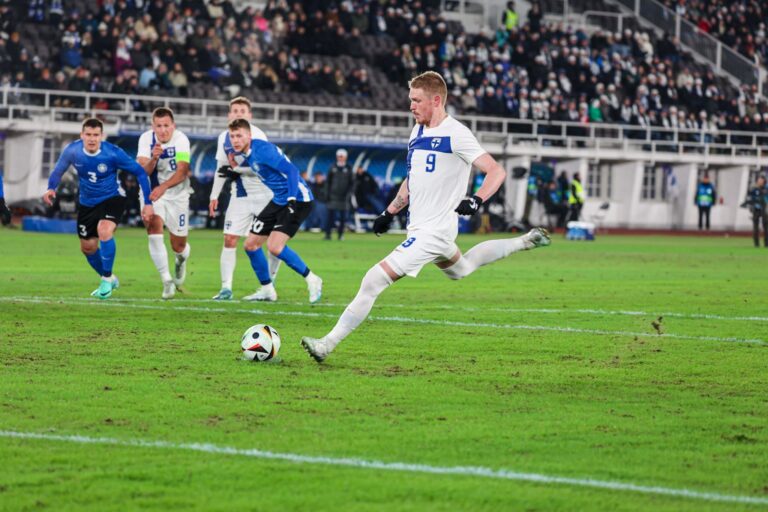 Viikonlopun suomalaiset: Jensenille maali, Niskaselle ennätyksellinen selkäsauna