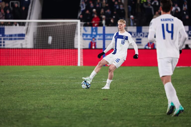 Haastattelu: Huuhkajien ”sveitsiläislinkkari” kommentoi pelitapoja – ”Oikea on se, jolla on mahdollisuus ottaa voittoja”