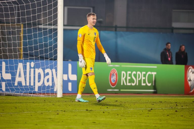 Haastattelu: Viljami Sinisalo tähtää kahteen ykkösvahdin pestiin – ”Suunnitelma on selkeä”