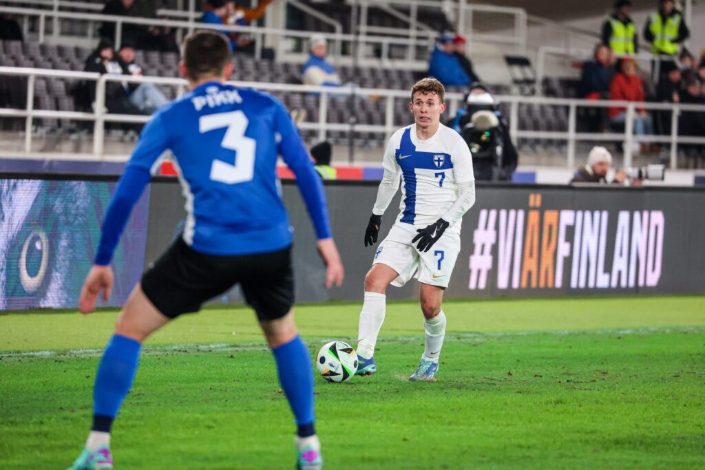 Haastattelu: Anssi Suhonen selätti vammat ja liittyi hyvässä iskussa Huuhkajiin – ”Tästä nauttii jalkapalloilijana”