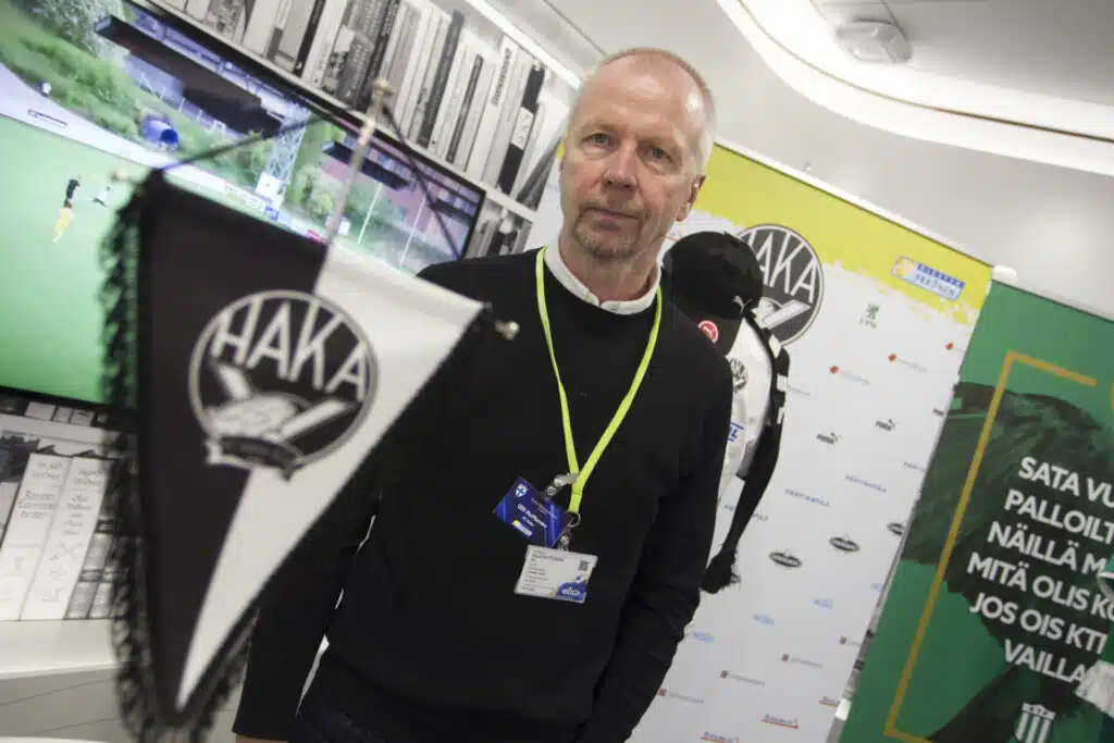 Haastattelu: Yhdeksän finaalin mies legendapelaajasta – ”Siitä se puski boksista pari”