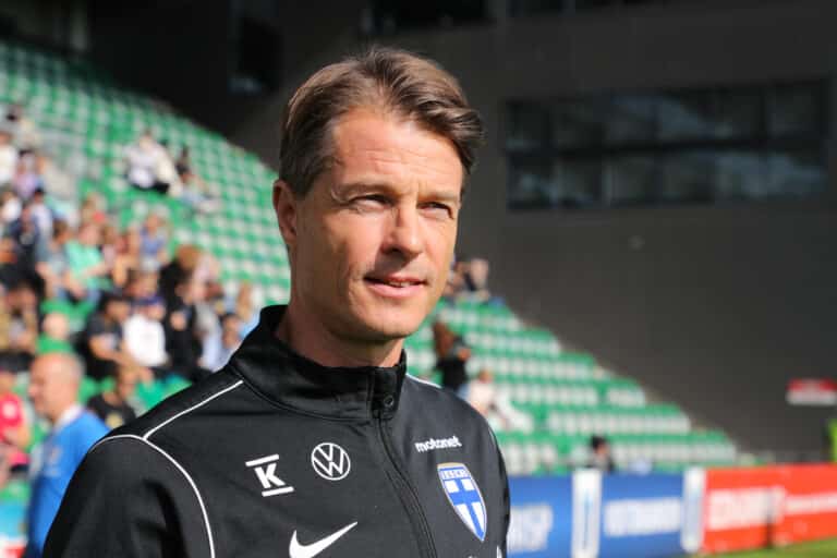 Näkökulma: Pikkuhuuhkajilla sensaatiomainen alku – Päävalmentaja Mika Lehkosuo piti sen, mitä lupasi