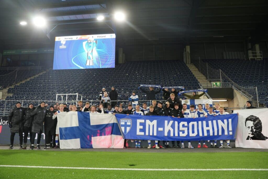 Haastattelu: Minihuuhkajat haluaa seurata U21:sten esimerkkiä, EM-karsinnassa vastassa Saksa – ”Järjestelmä on armoton!”