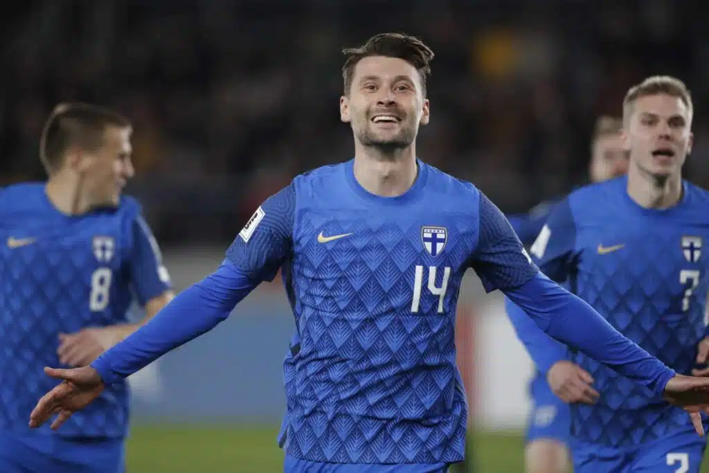 Haastattelu: Huuhkajien tähti oli siirtyä Bundesliigaan – ”Aika lähellä käytiin”