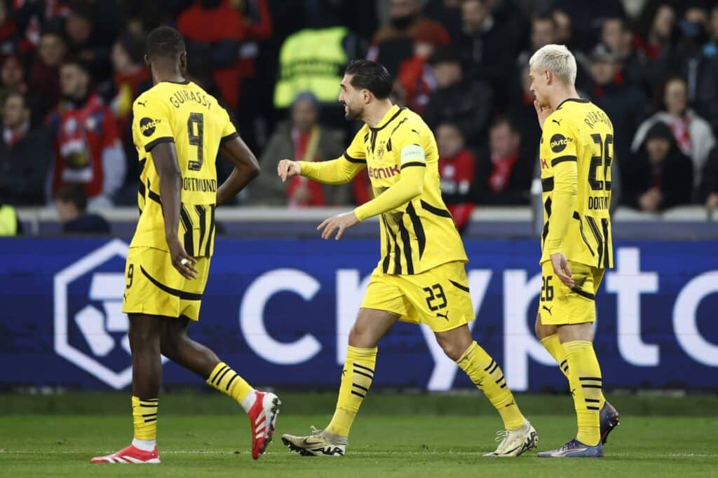 Näkökulma: Pikkuseuran herkkupala oli jo Bundesliigassa huulilla - Dortmund vei paikan kirkkaimmissa valoissa Näkökulma: Pikkuseuran herkkupala oli jo Bundesliigassa huulilla – Dortmund vei paikan kirkkaimmissa valoissa