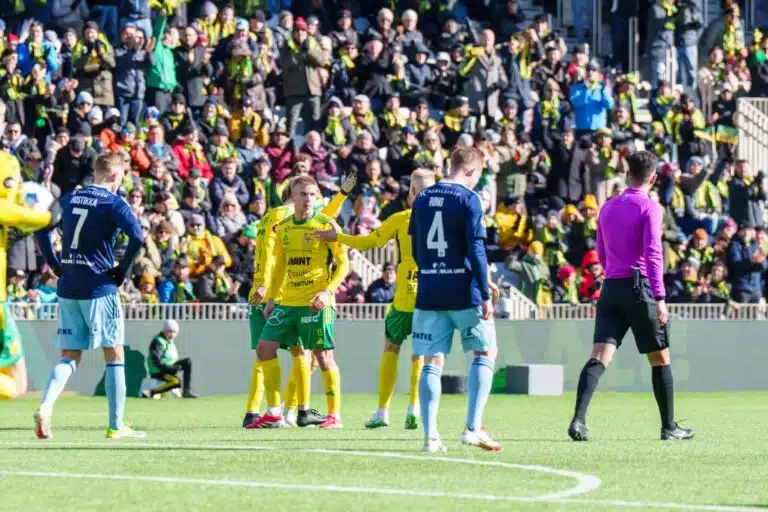 Haastattelu: Asiantuntija ihmettelee – ”HJK ei ollut enää kentällä ollenkaan”