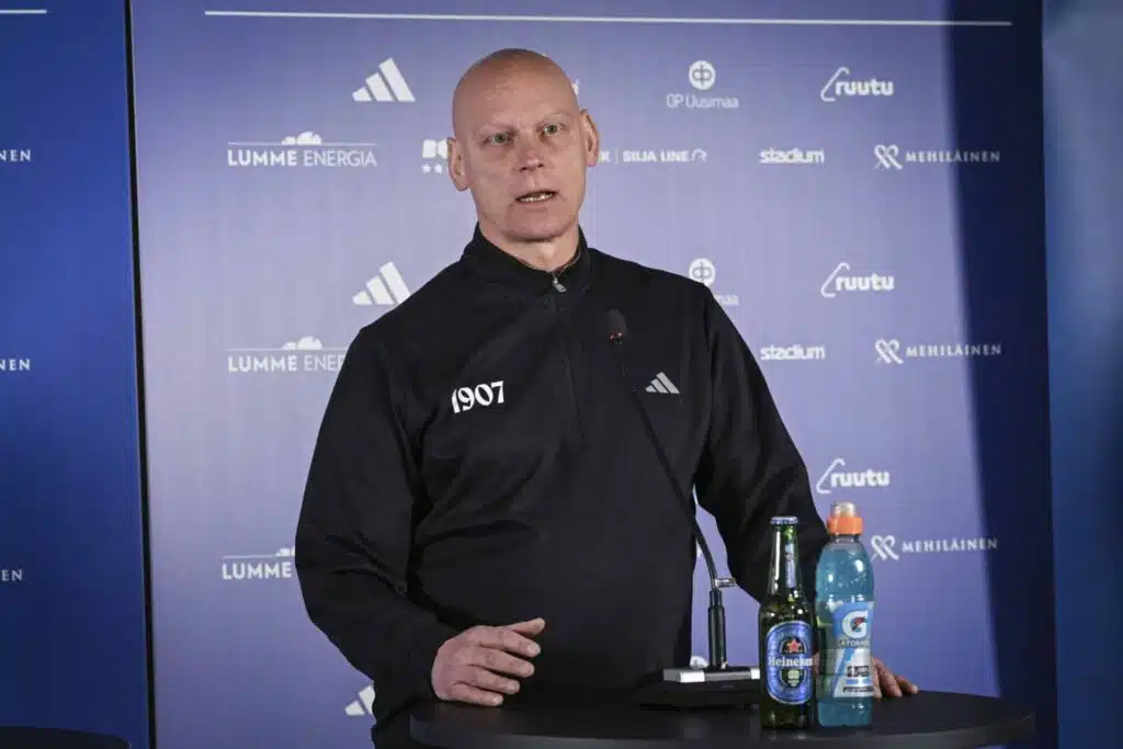 Näkökulma: Kehuja, kun on kehun paikka – HJK:n seurajohto oli hereillä