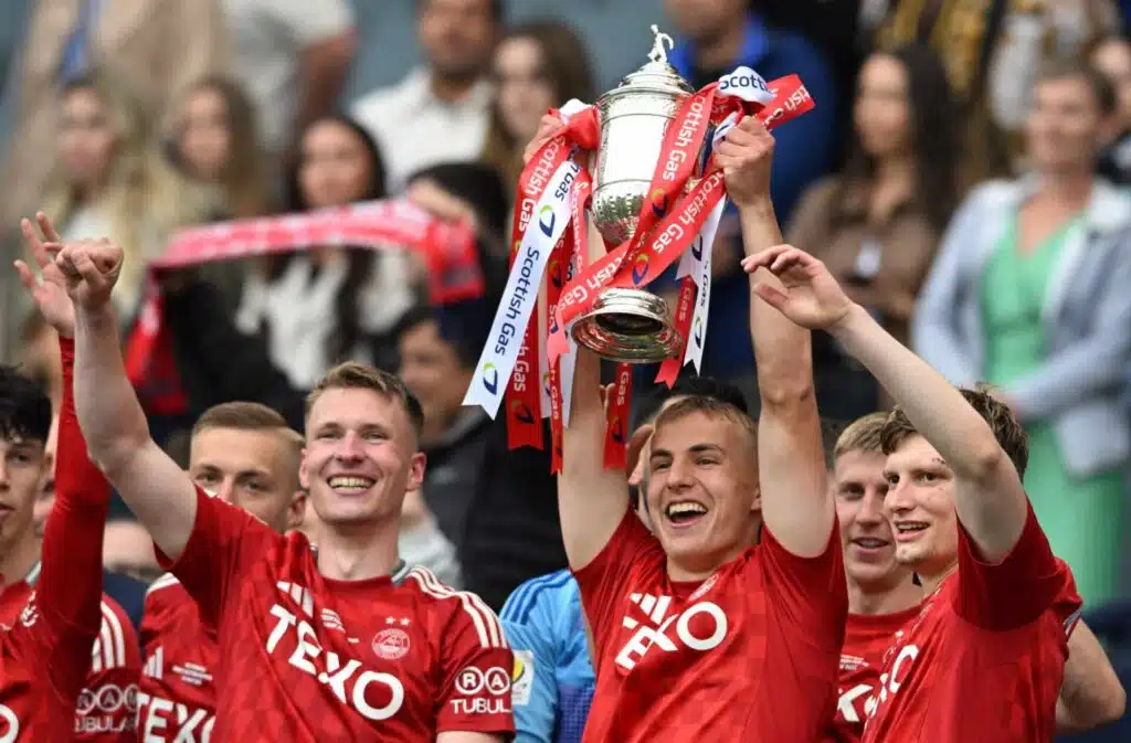 Haastattelu: Topi Keskisen Aberdeen palaa eurokentille – “Paraati oli aivan uskomaton!”