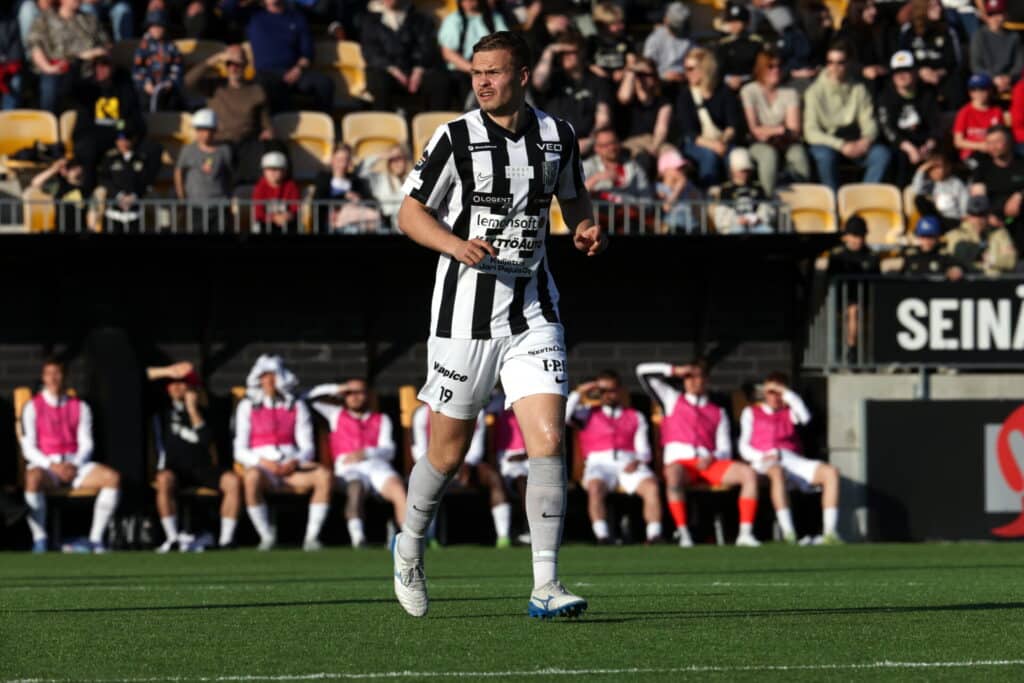 Haastattelu: Cup meni, Veikkausliiga jatkuu - ”Välillä korkealta ja kovaa” Haastattelu: Cup meni, Veikkausliiga jatkuu – ”Välillä korkealta ja kovaa”