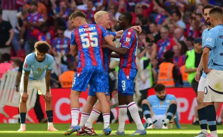 Haastattelu: Suosikkiselostaja syttyy yhä FA Cupista – ”Kyllä sitä on täpinöissä”