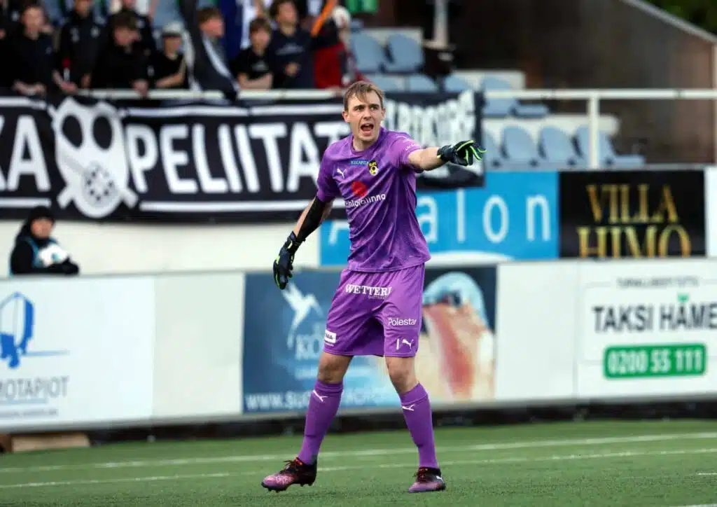 Näkökulma: Tämä mies on Klubin kauhu – Nyt mitataan Miika Nuutista