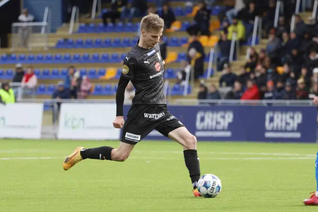 Selostajakaksikolta meni kuppi nurin podcastissa kurinpidosta – ”Naurettavaa… mulla menee huuruun!”