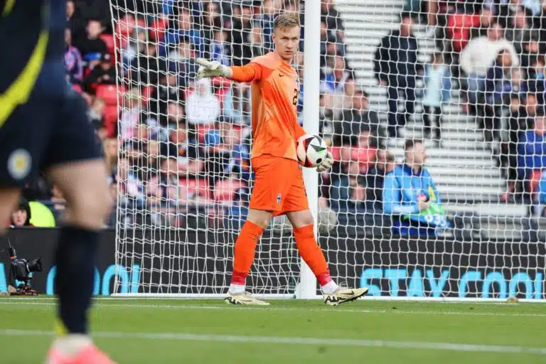 Haastattelu: Viljami Sinisalo kertaa Celticin vaisua syksyä – ”Menee hetki, että kaikki tajuavat, kuinka isossa seurassa on”