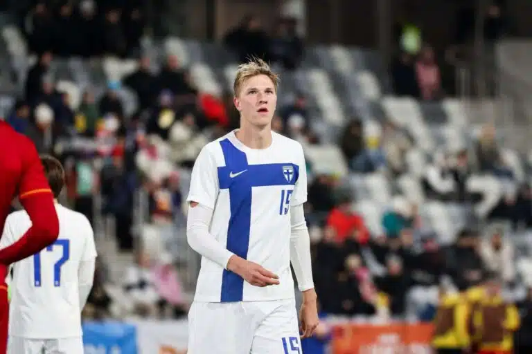 Haastattelu: Luka Hyryläinen jatkaa Pikkuhuuhkajien selkärankana – ”Johtavana pelaajana pitää näyttää”