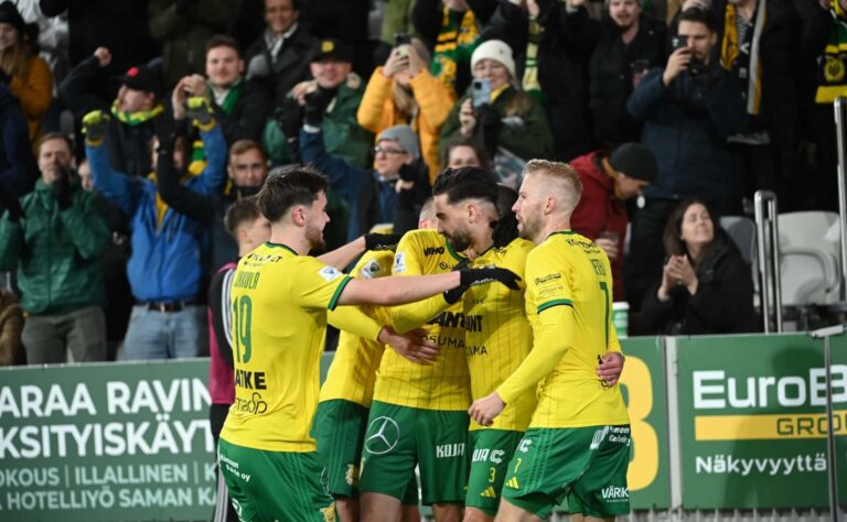 Haastattelu: Mitalijoukkueen päävalmentaja tyytyväinen – ”Voisimme aloittaa liigan vaikka huomenna”