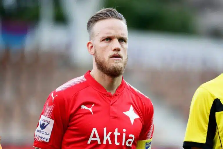 Vieraskynä: Dynastia sortui – Gnistan veti hatusta Väyrys-kanin