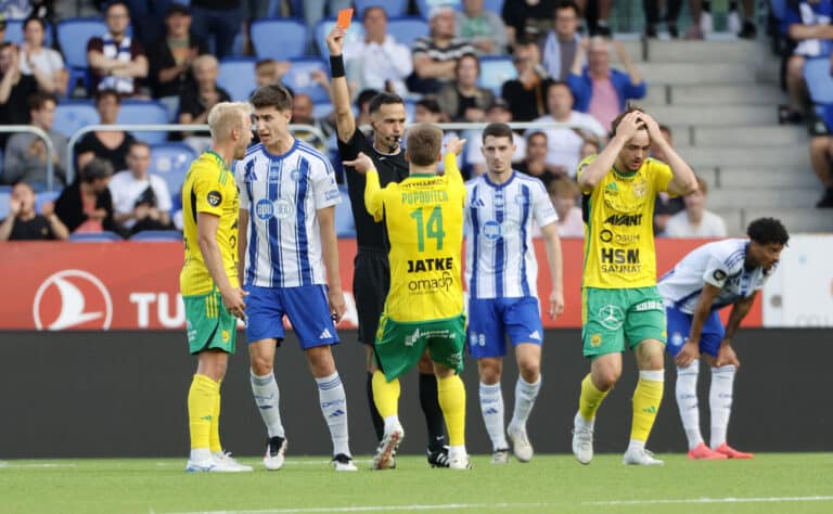 Näkökulma: Tuolla kasvatetaan arvostusta! Erotuomarit pelastivat kasvonsa