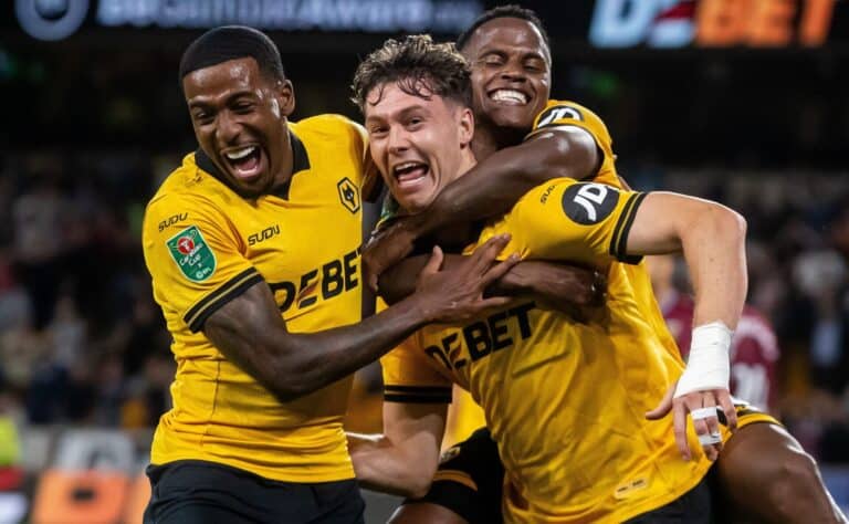 Haastattelu: Valioliiga-asiantuntijalta liikuttava joululahjatoive – ”Jos nyt edes yksi voitto…”