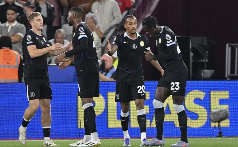 Läpisyöttö: Nuoruuden innolla huipun tuntumaan mustien pilvien katveessa