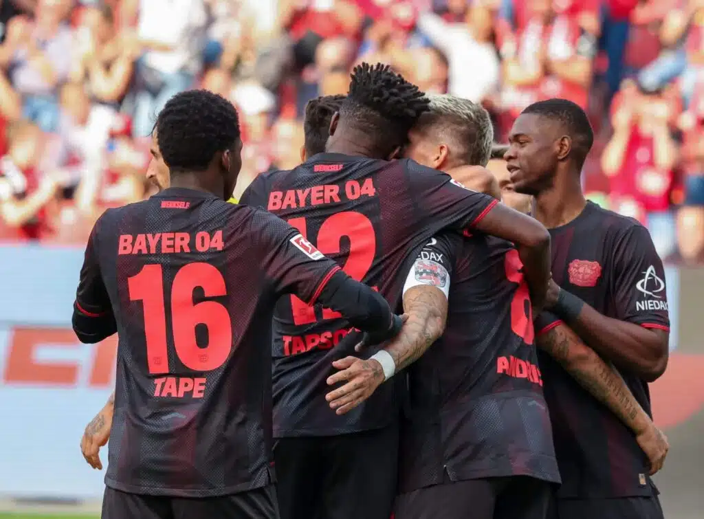 Läpisyöttö: Analyysissa Bundesliigan kivikova kärkiottelu – ”Molemmat ovat kärkisijansa ansainneet”