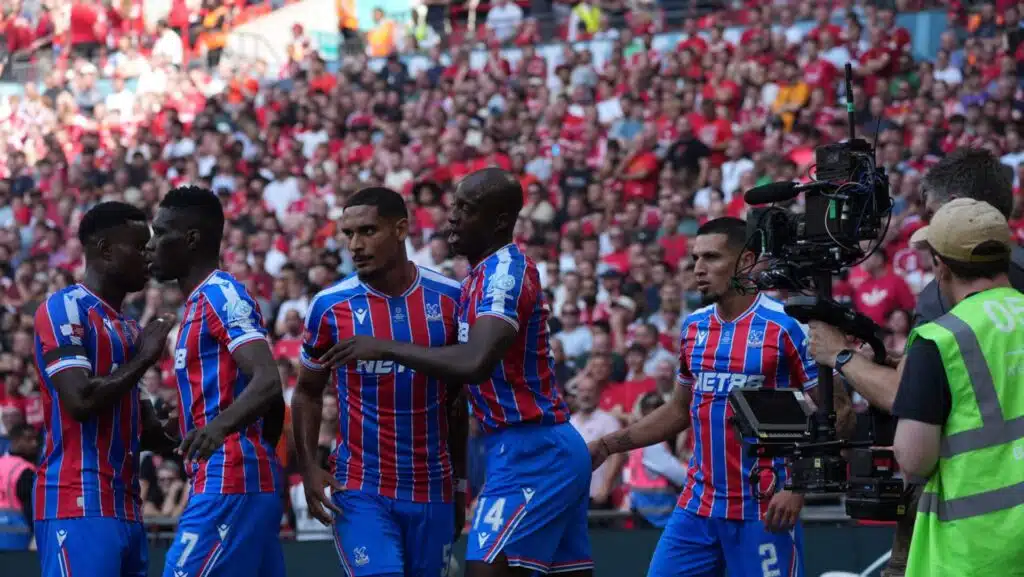 Haastattelu: Asiantuntija muistuttaa KuPS:n realiteeteista – ”Heittämällä maajoukkuemiehiä”