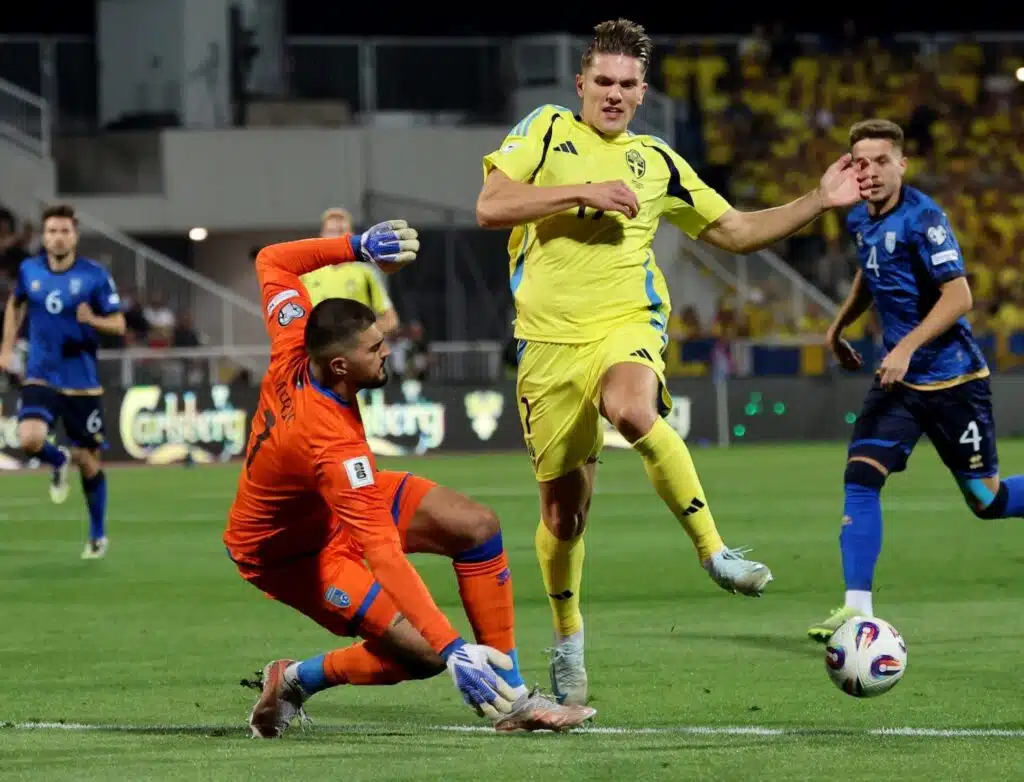 Ruotsissa luvassa historialliset päävalmentajapotkut – bluffisyytöksiä ilmassa