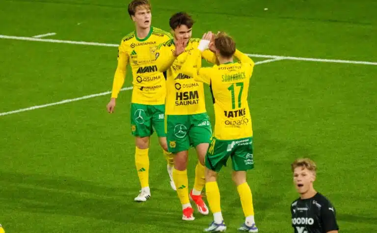 Liigacupin viikonlopun puheenaiheet – missä oikein piti pelata?