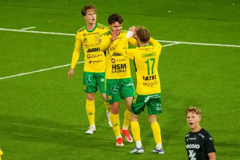 Melkoinen nimilista, ulkomaille vai Veikkausliigaan – Kymppipaikan pelaajapörssi aukeaa