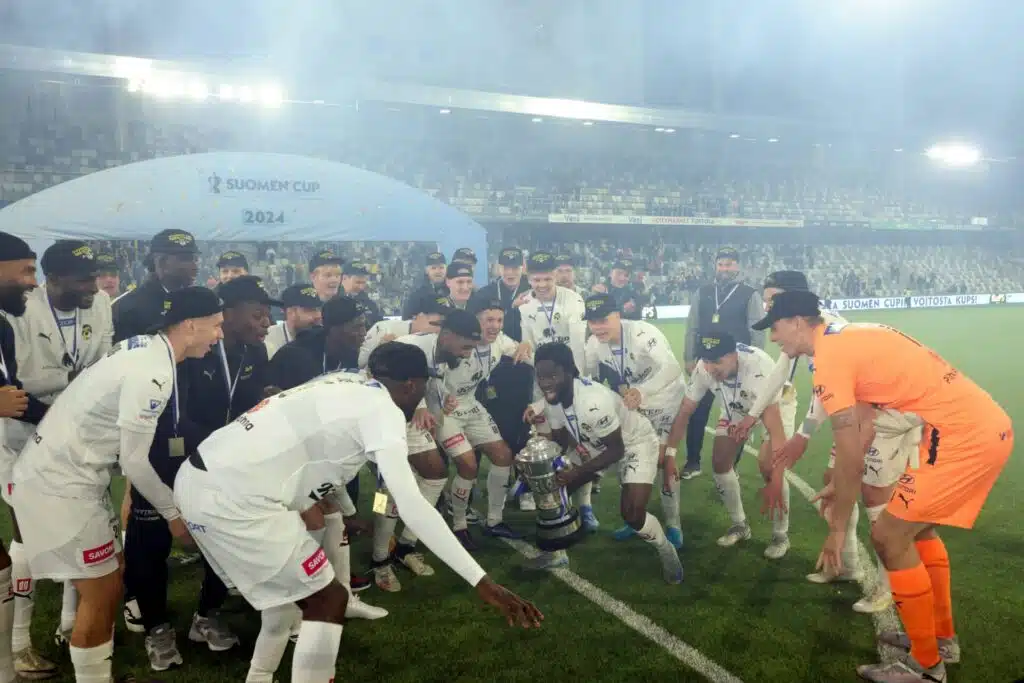 ANA-lyysi: Suomen cupin finaalissa kovat KuPS ja HJK – ”Pelataan pokaalista ja voittaminen on yllättäen kivaa!”