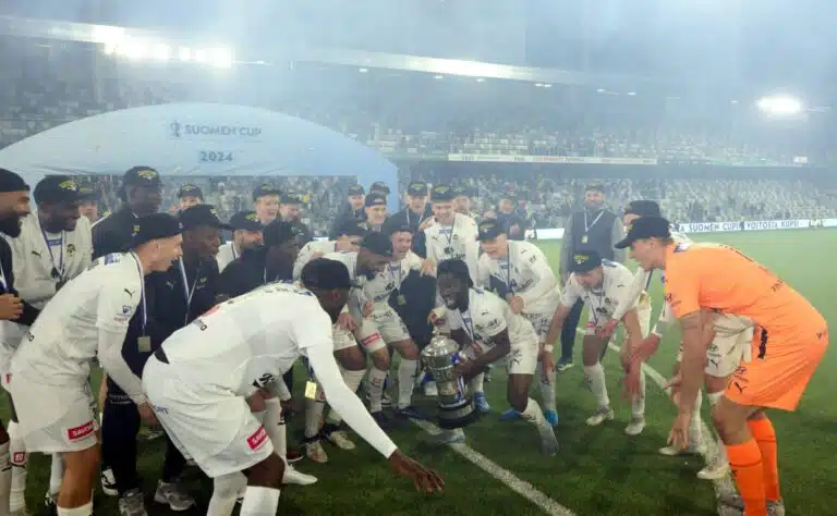 Vieraskynä: Ikuinen cup-romantikko muistelee, miten Antero Nymaniin mahtui 16 tuoppia