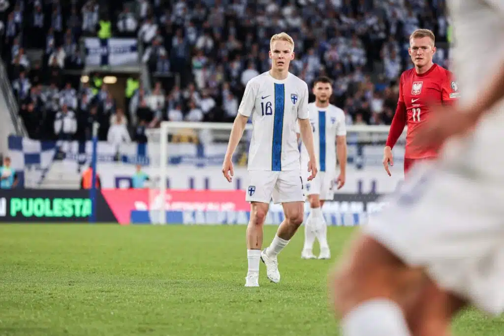 Haastattelu: Huuhkajien puolustukselle oppia Norja-pelistä – ”Näin ei tarvitsisi olla Puolassa”