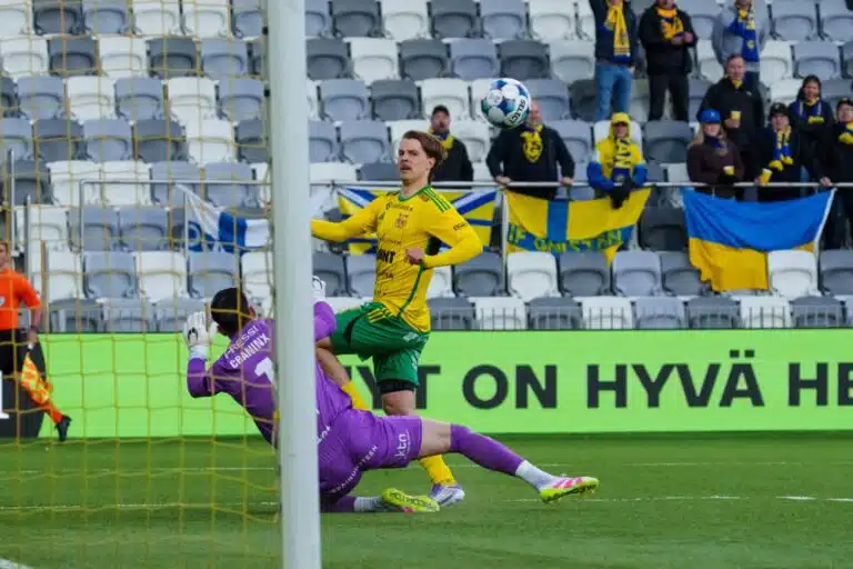 Haastattelu: Huippuselostaja odottaa legendojen kohtaamista – ”Ei näitä ole montaa edessä”