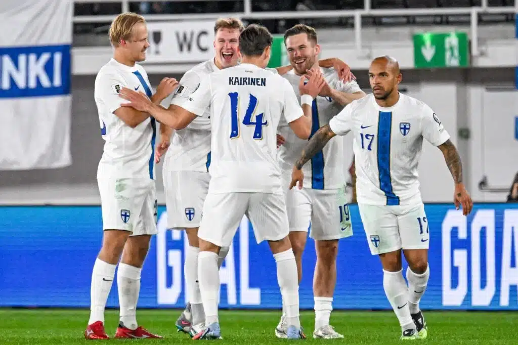 Top kuusi maajoukkuevuosi: Huuhkajilla yksi huippuhetki, Pikkuhuuhkajat hurmasivat