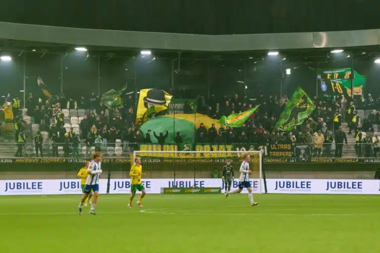 Top kuusi Veikkausliiga – Kolme jakkaraa jäljellä, Ilves sai herätyskellon, Jens saapui Jeppikseen