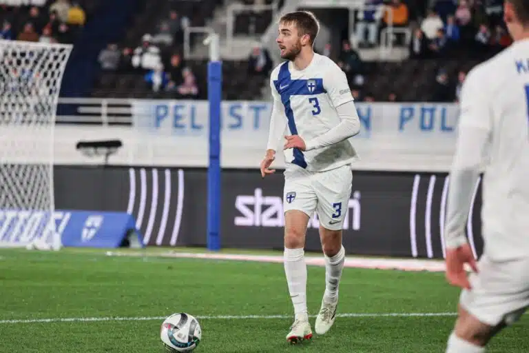 Haastattelu: Huuhkajatoppari tietää Hollanti-voiton mittakaavan – ”Yritetään yhtä kovinta tulosta historiassa”