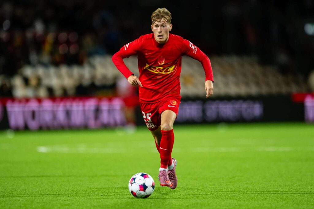 Haastattelu: Huuhkajien nuori sensaatio sai Tanskassa uuden pelipaikan – ”Kas kummaa, pelasin hyvin!”