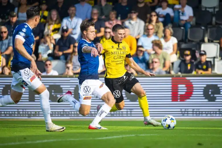 Haastattelu: Suomalaispelaajat sensaatiomaisen mestaruuden äärellä – ”En olisi ajatellut vuosi sitten”