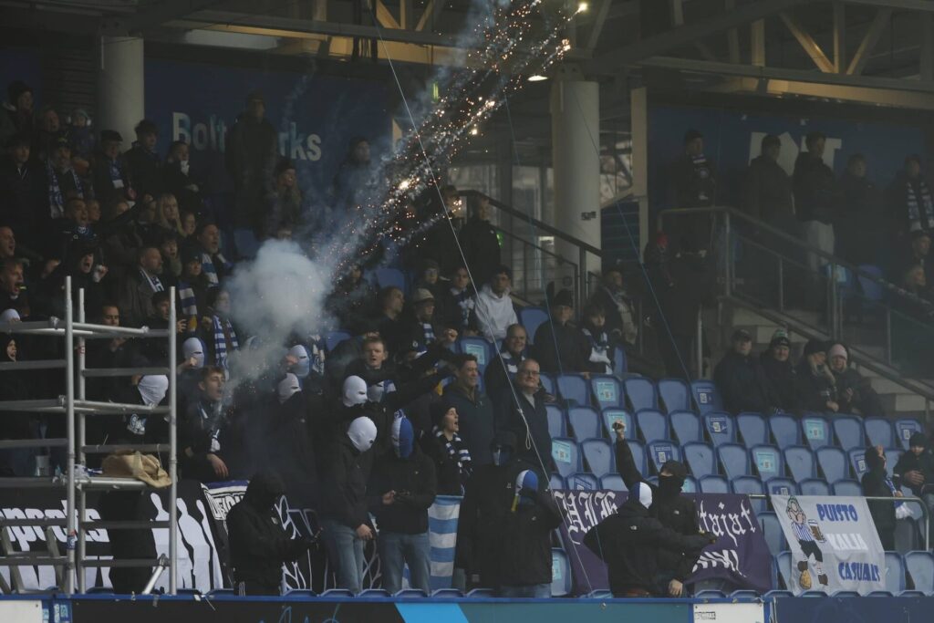 HJK:n ultrakannattajia marraskuussa 2025