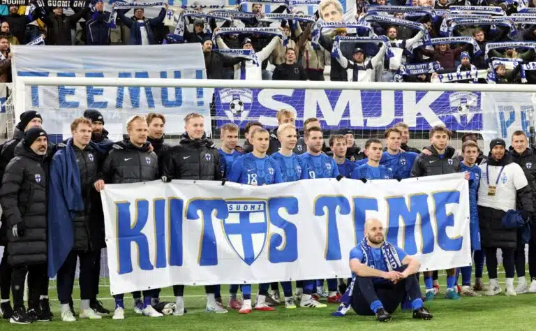 Kymppipaikan parhaat: Teemu Pukki lopetti Huuhkajissa – näin viimeinen ilta eteni