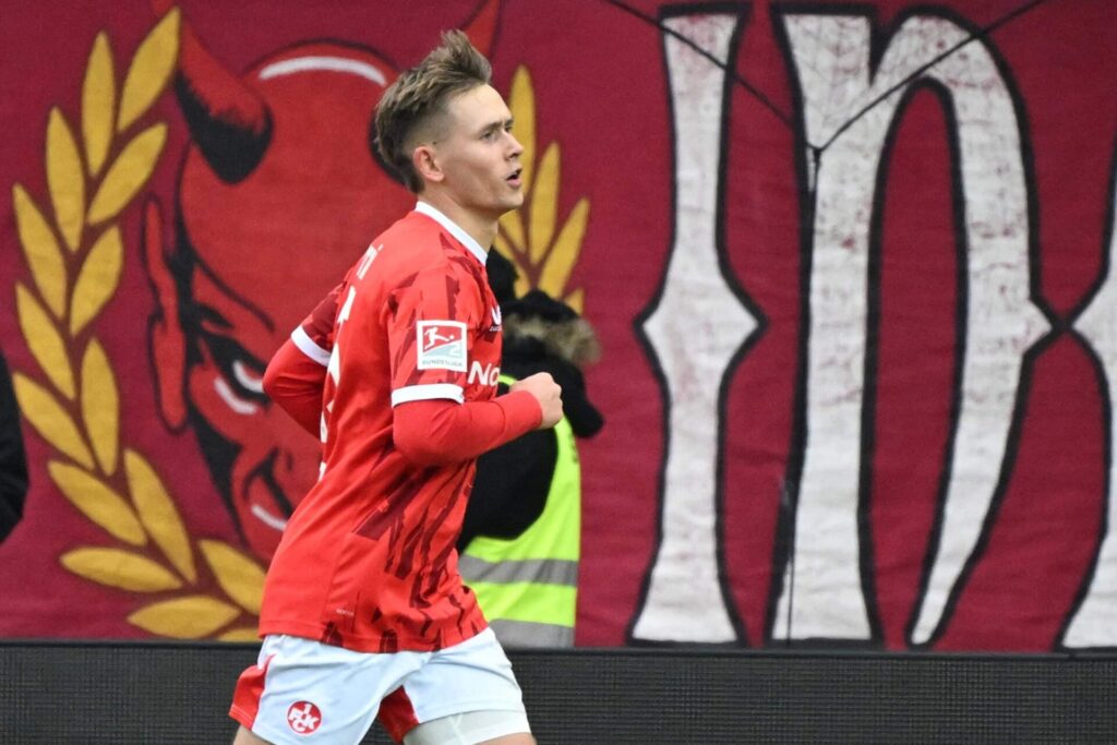 Viikonlopun suomalaiset: Maaleja ympäri Eurooppaa, Skyttä johti ilotulitusta hattutempulla