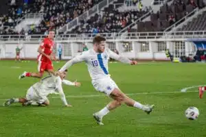 Näkökulma: Kaksi pahaa poisjääntiä aiheuttavat päänvaivaa Huuhkajille